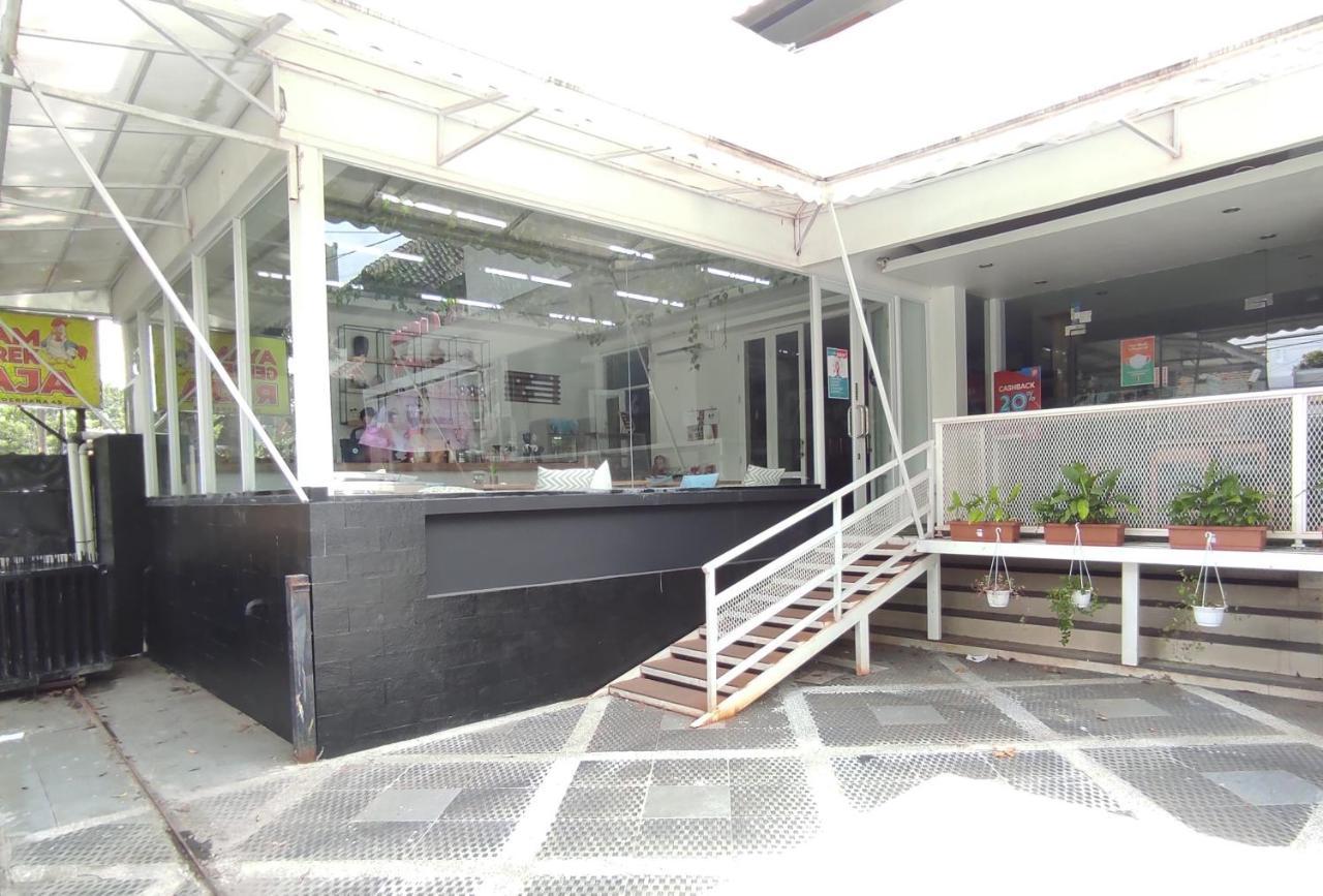 Arwiga Hotel Bandung Exterior foto